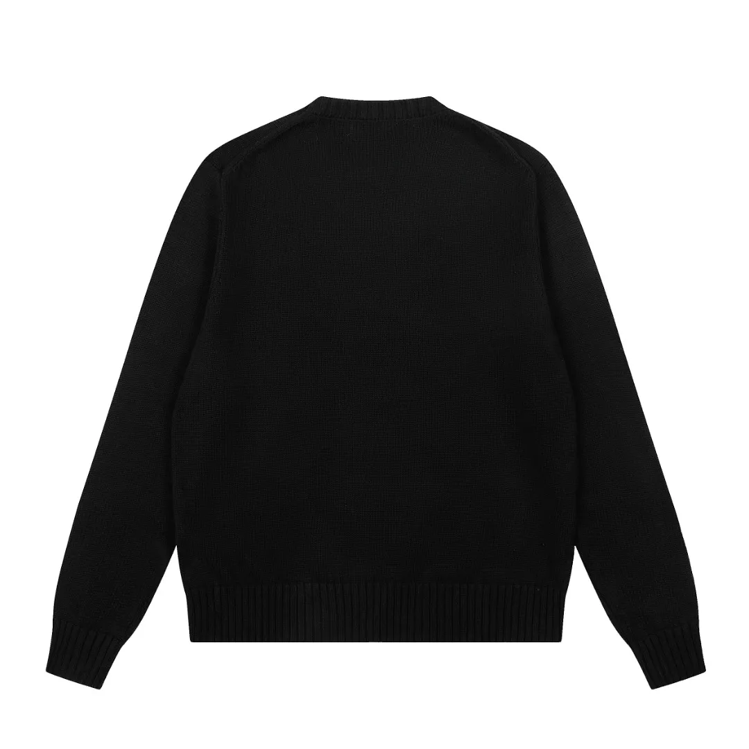 P470 top quality" Style number: DS883# (not off the shelves all year round) [Ralph Lauren Heavy Industry Bear Golf Series Autumn and Winter Couples Knitted Round Neck Sweater] ✅Ralph Lauren Ralph Lauren Classic Basic Bear Heavy Craftsman Knitted Sweater for Men and Women Couples ✅Main Supply Platform Live Broadcast Wholesale Entity Replenishment if out of stock will not be removed from shelves ✅ZP quality 1:1 version Scan the code to enter the GF website Counter quality ✅Detailed quality The only one in Guangzhou Imported quality cotton yarn Focus on high-end, cost-effective, and good quality. Needless to say, the version is restored to the original version. The maximum size can be worn up to 190 pounds. Loose, comfortable and stress-free. ✅The upper body is simple and easy to match. A must-have for men. Good-looking clothes are never picky. A must-have in couples' wardrobes. Size: S-XL. Color: Black.